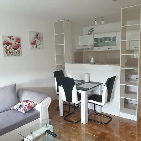 Elena Apartman Banyaluka