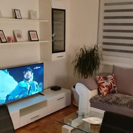 Elena Apartman